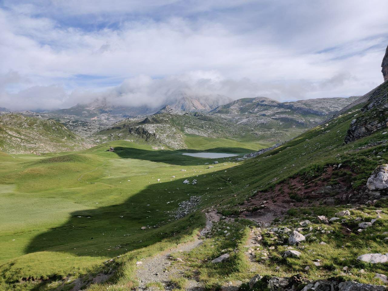 Il lago Gran De Foses da lontano