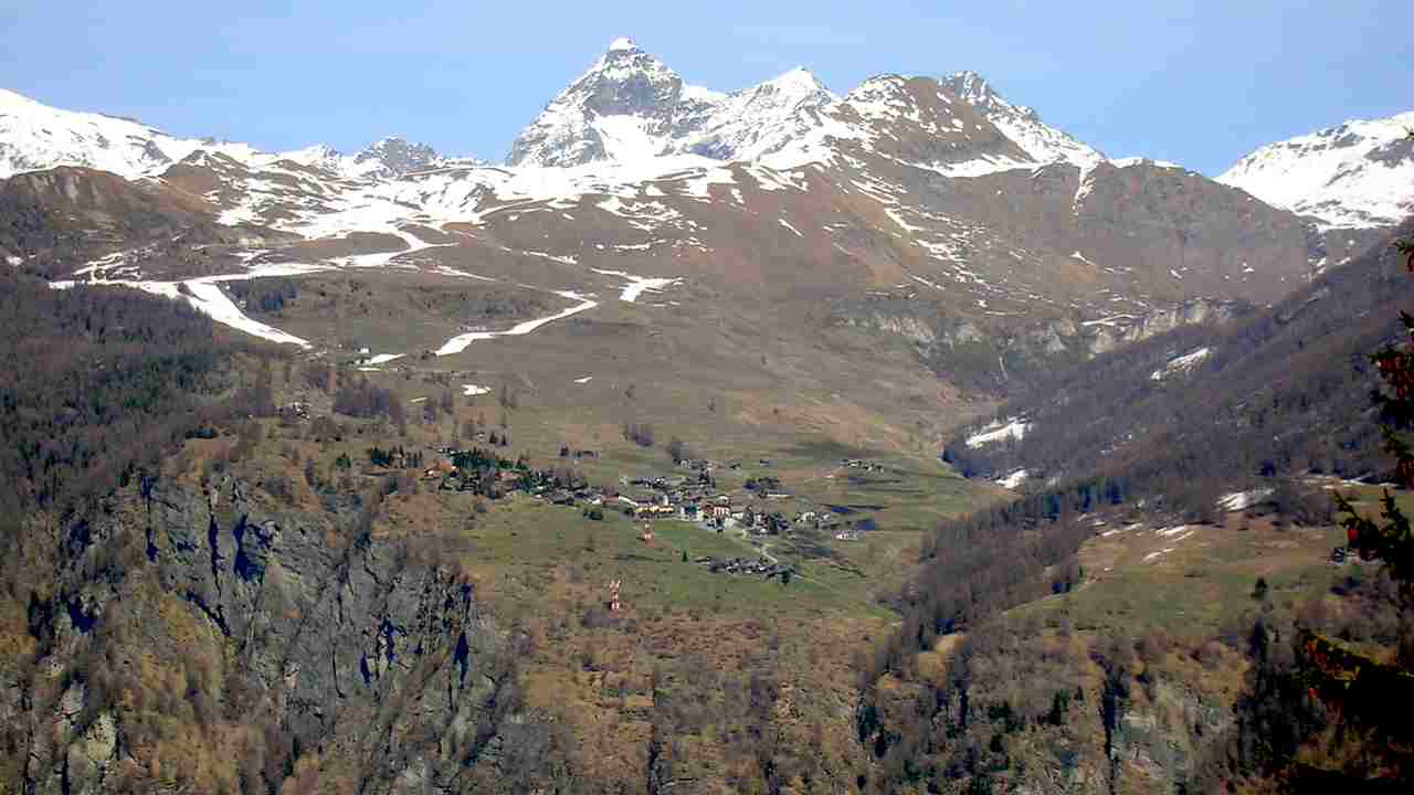 Trekking invernale a Chamois