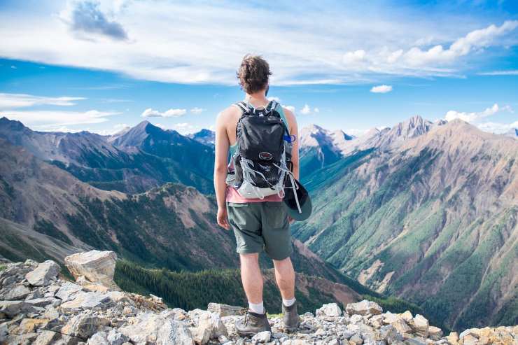 Cose indispensabili per una gita in montagna