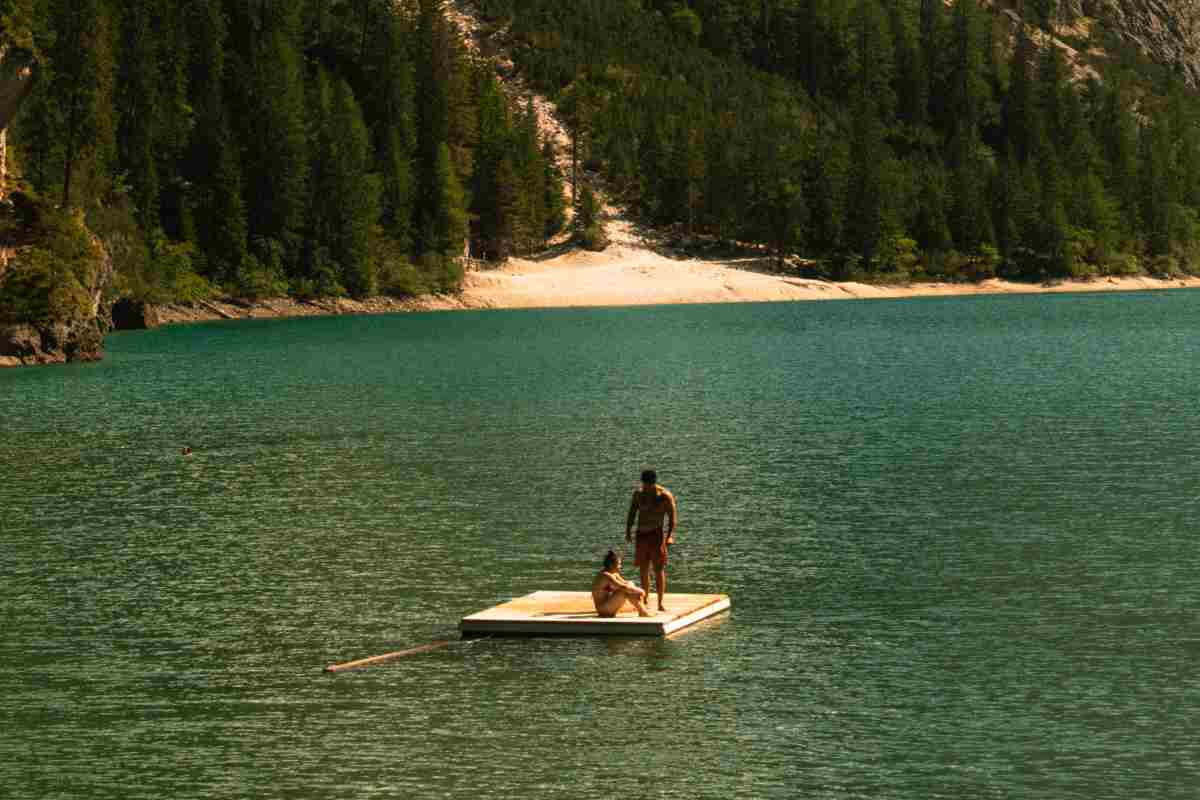 si può fare il bagno nei laghi alpini?