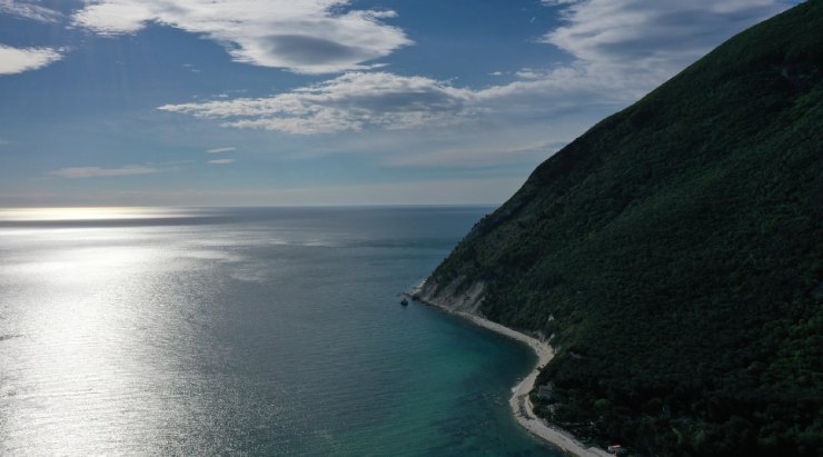 Il mare incontra la montagna sul Conero