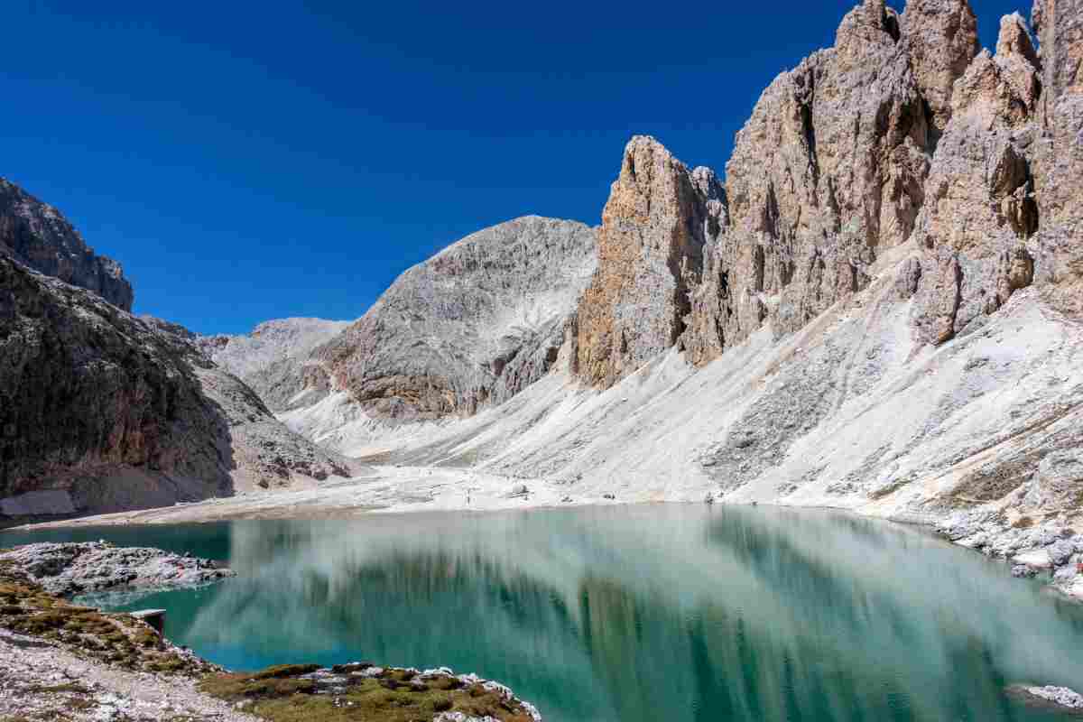 Antermoia, uno dei laghi dolomitici non raggiungibili in auto