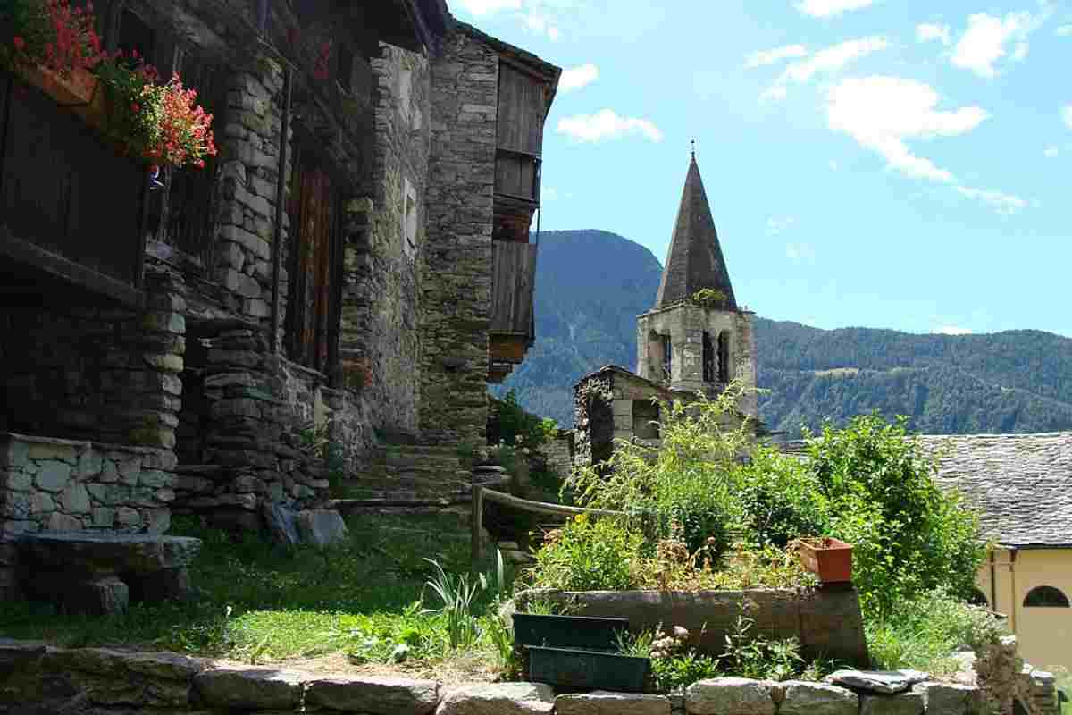 Savogno, uno dei paesi fantasma della Lombardia