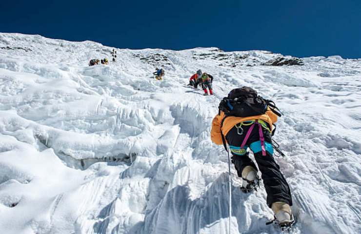 Alpinisti su ghiaccio