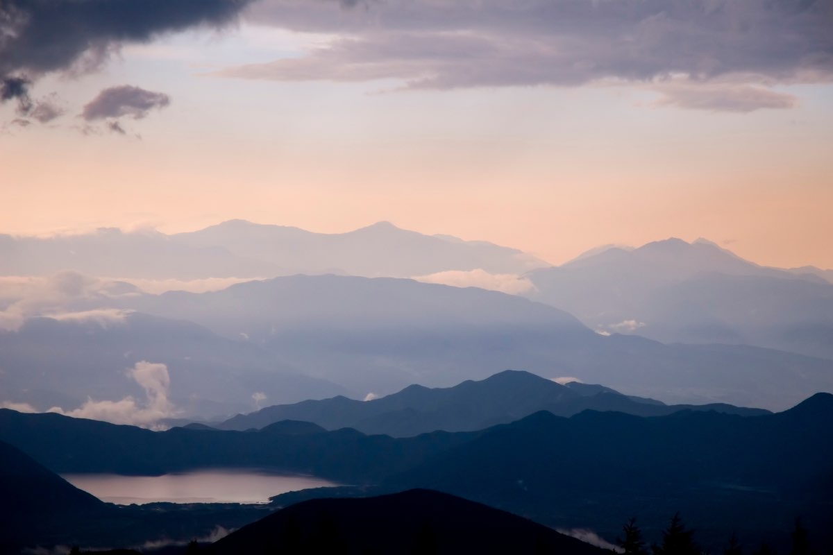 Montagne giapponesi in una vista mozzafiato
