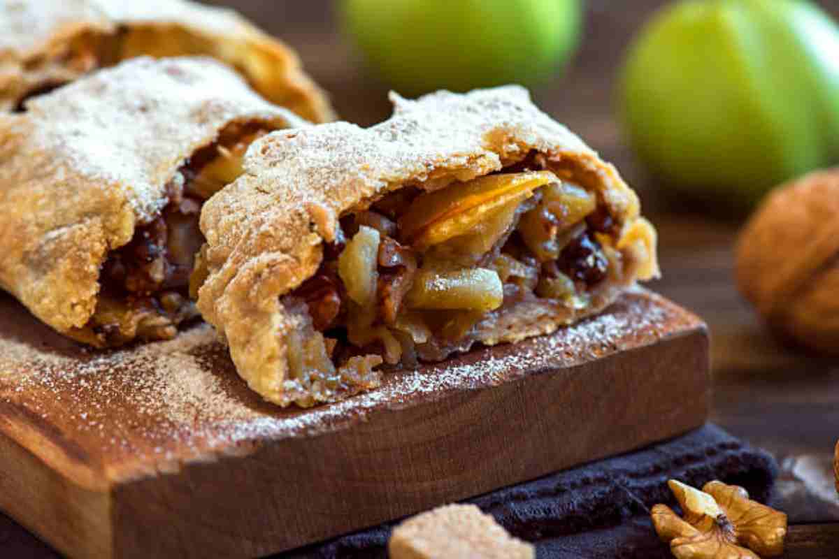 Uno strudel, uno dei piatti tipici della montagna