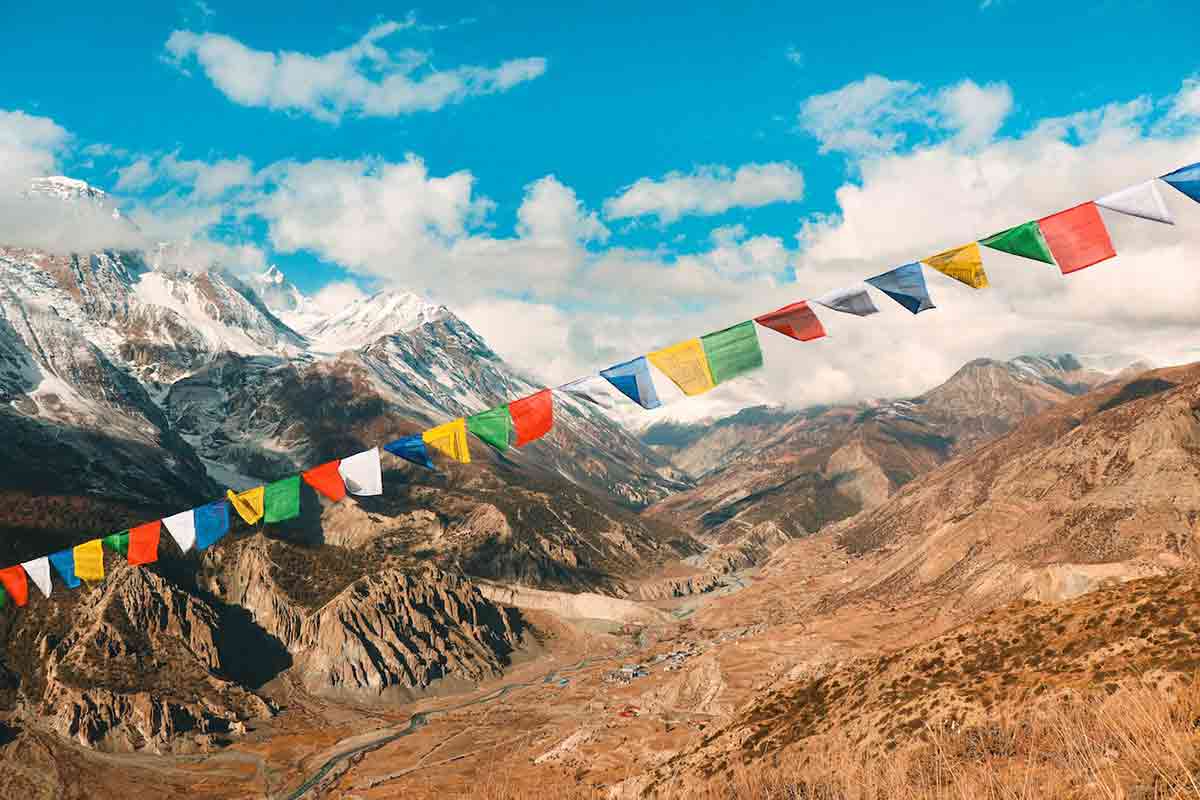 bandierine nepal montagna