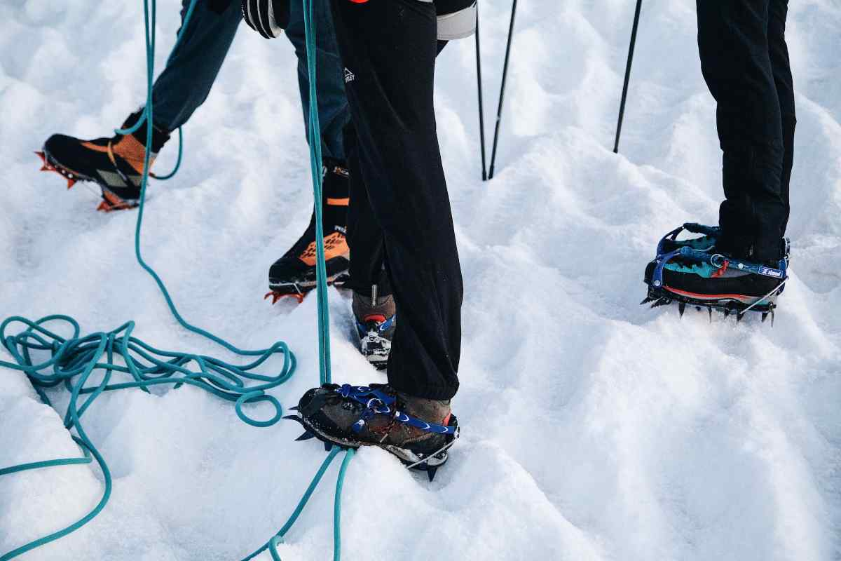 Ramponi da ghiaccio sulla neve