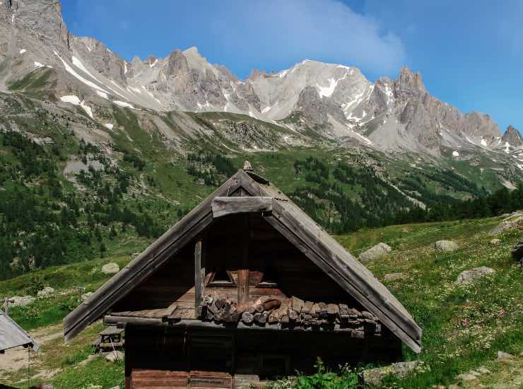 Particolare di un rifugio di montagna