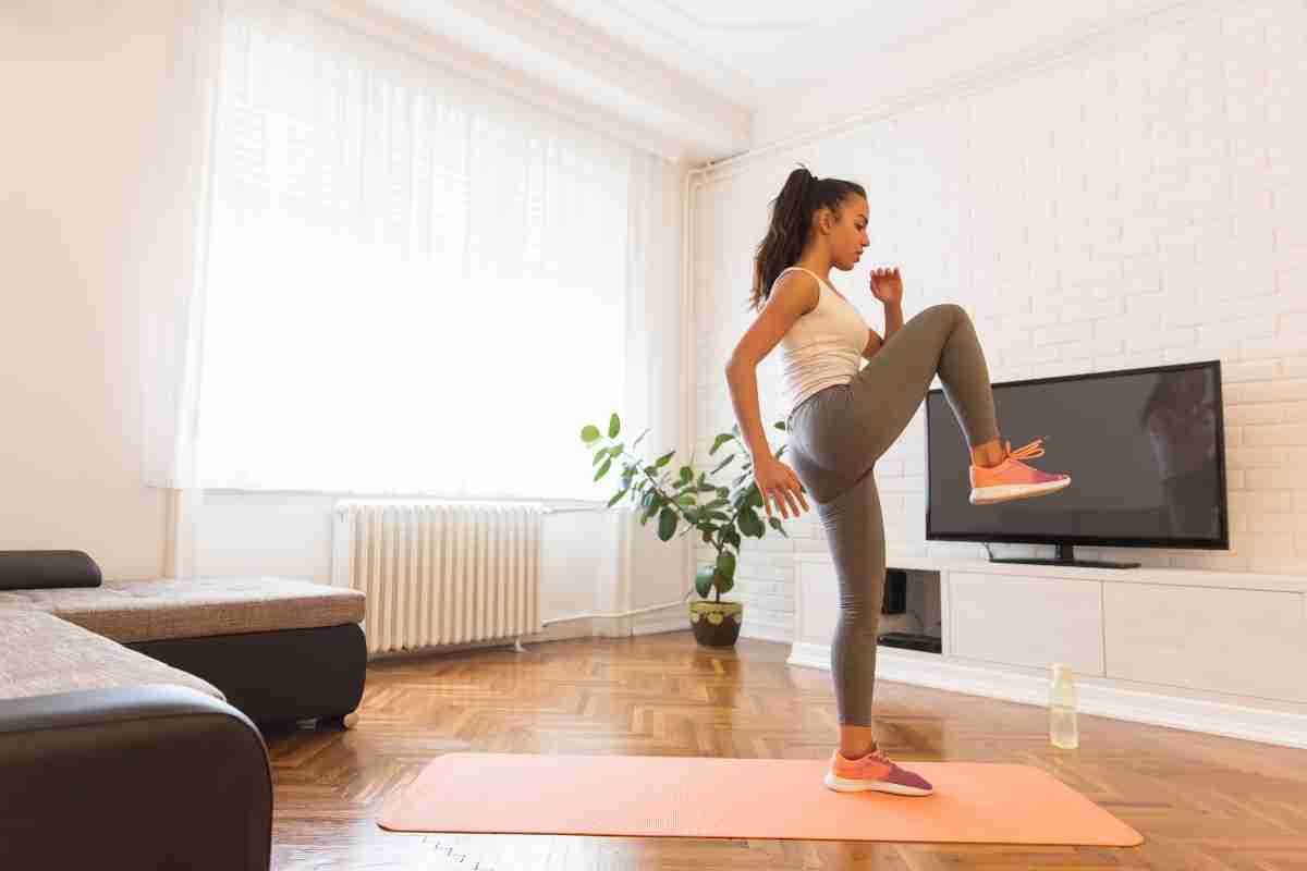 Come allenarsi a casa senza andare in palestra