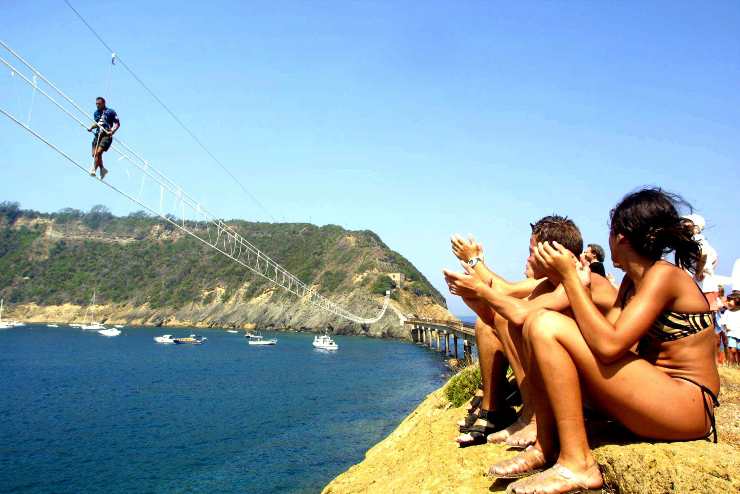 Il ponte tibetano incredibile