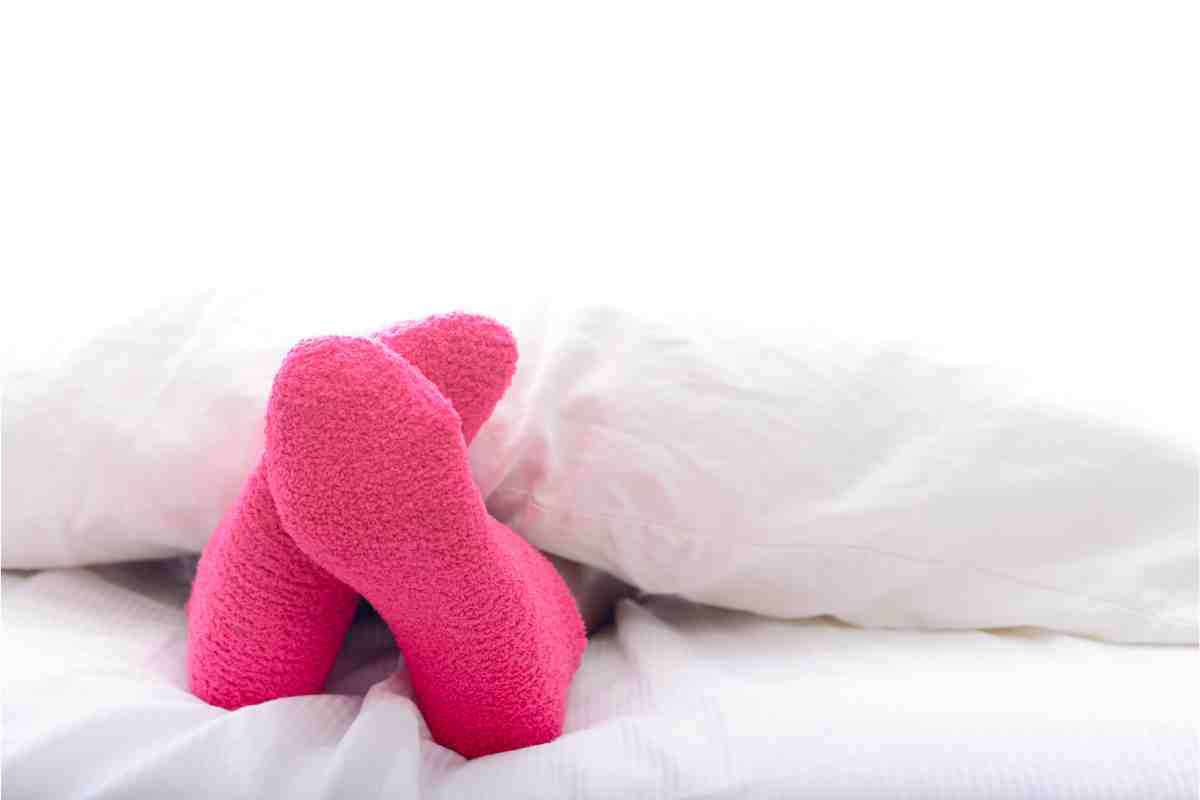 Cosa succede se si dorme con i calzini