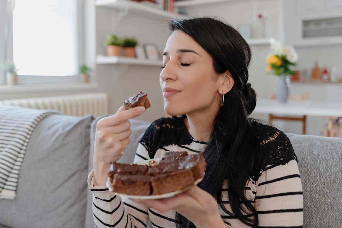 Colesterolo e pressione alta, non rinunciare al dolcetto alla sera