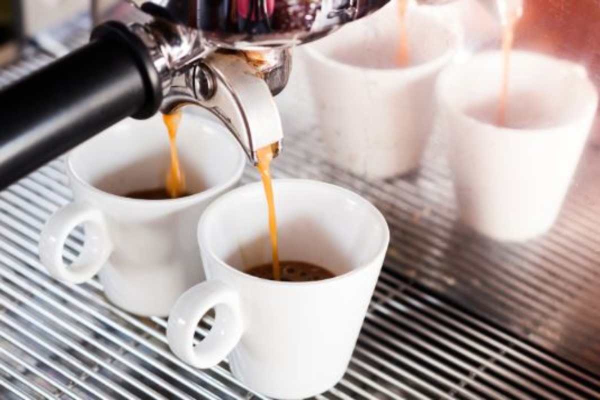 effetti dannosi caffè, quante tazzine bere