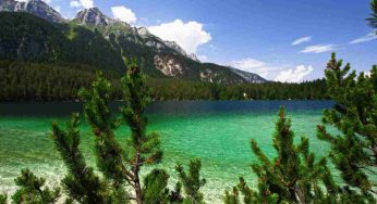 Questo lago è il più originale d’Italia: il suo aspetto nasconde una storia misteriosa